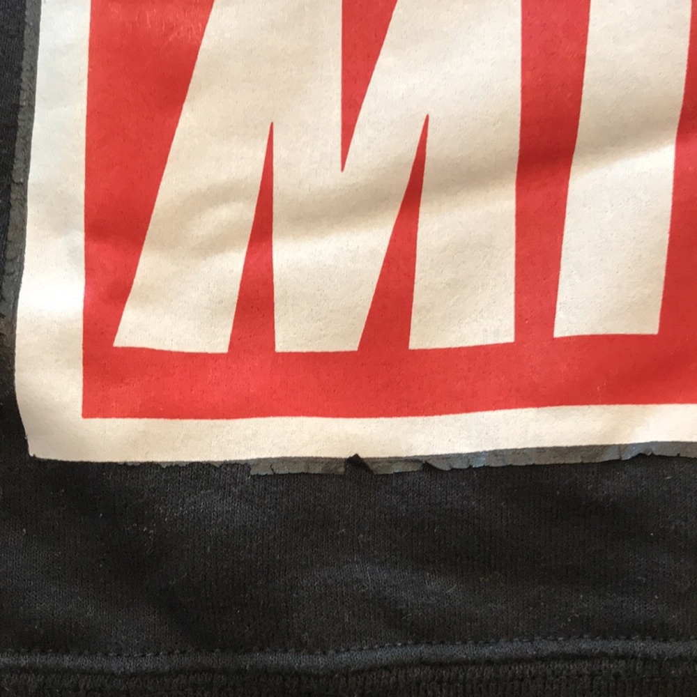 Miley Cyrus black sweatshirt - Picture 4 of 4